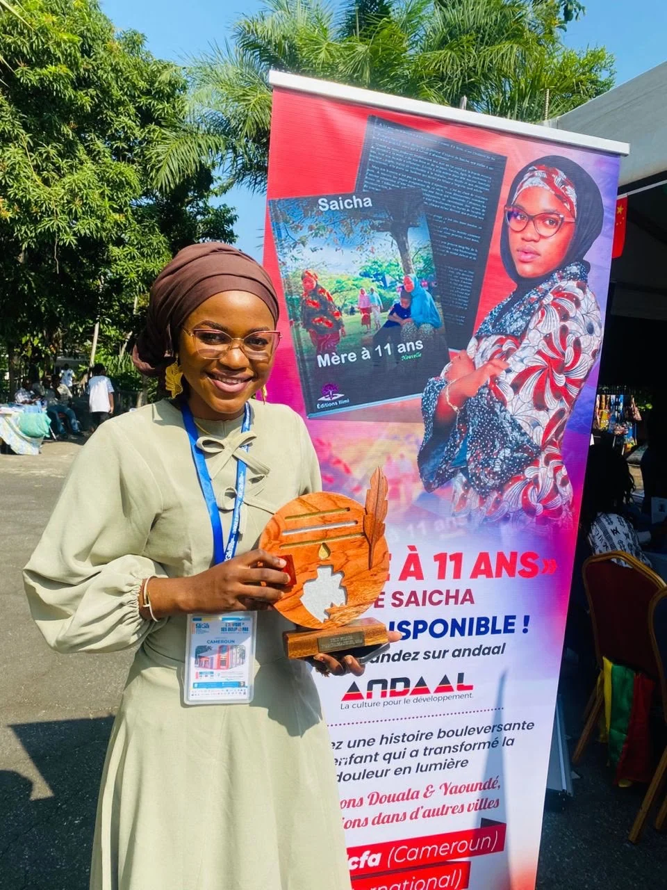 Saïcha avec son Prix FILIGA